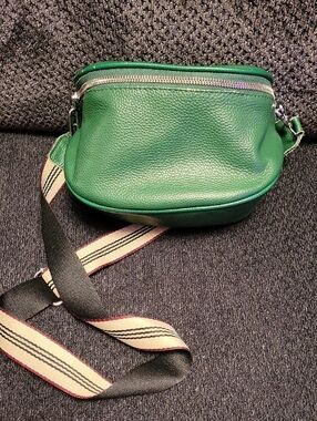 Pereviously Loved Green Leather Crossbody Bag AS IS